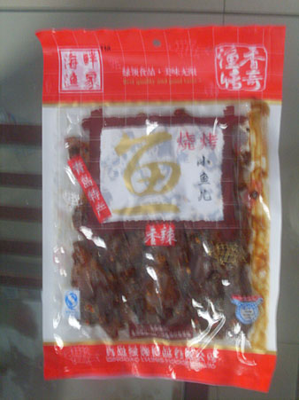 烧烤小鱼儿  香辣 青岛食品;青岛食品;青岛食品;烧烤鱿鱼;烧烤黄花鱼;鱿鱼丝;绿岭食品;青岛绿岭;烤鳕鱼;鳕鱼丝;辣烤鳕鱼;烤虾皮; 绿岭--青岛绿领食品有限公司